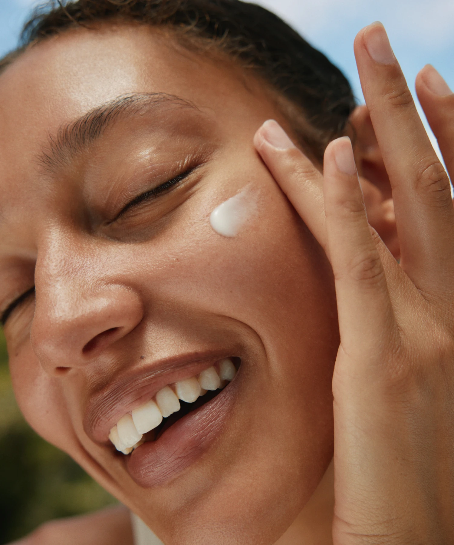 Cosmic Cream™ Dewy Moisturiser 5 Cosmic Cream™ Dewy Moisturiser - Image 3