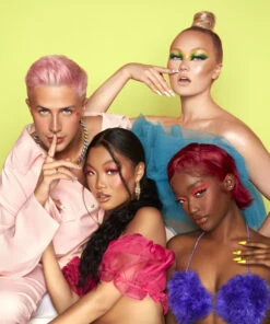 Head In The Clouds Palette & Pouch -Huda Beauty Store Made By Mitchell Campaign24331