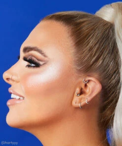 Powder Bronzer Vault -Huda Beauty Store blusher bronzer 16